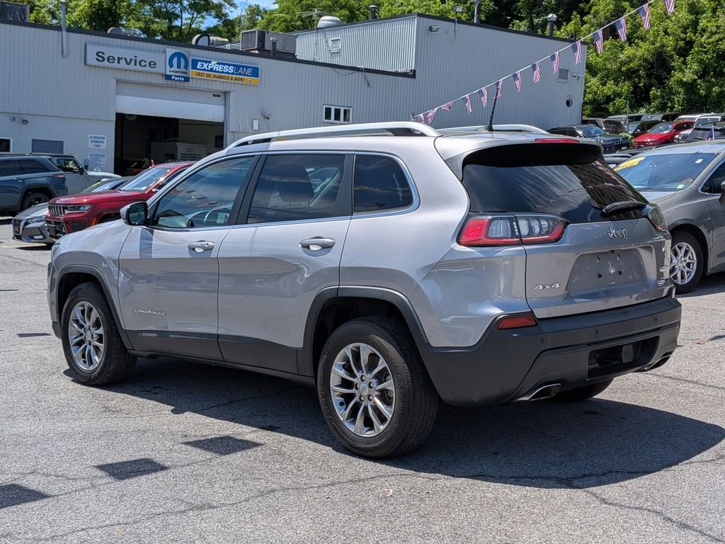 Used 2021 Silver Jeep Latitude Lux image 10