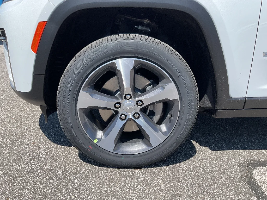 New 2026 Bright White Clearcoat Jeep Limited image 15