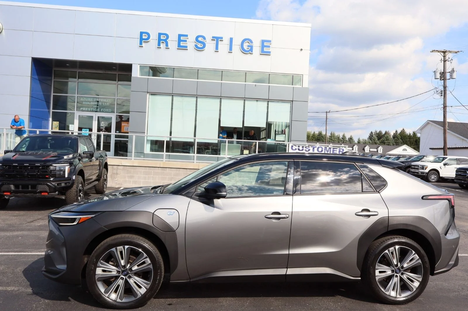 Used 2023 Smoked Carbon Subaru Touring image 3