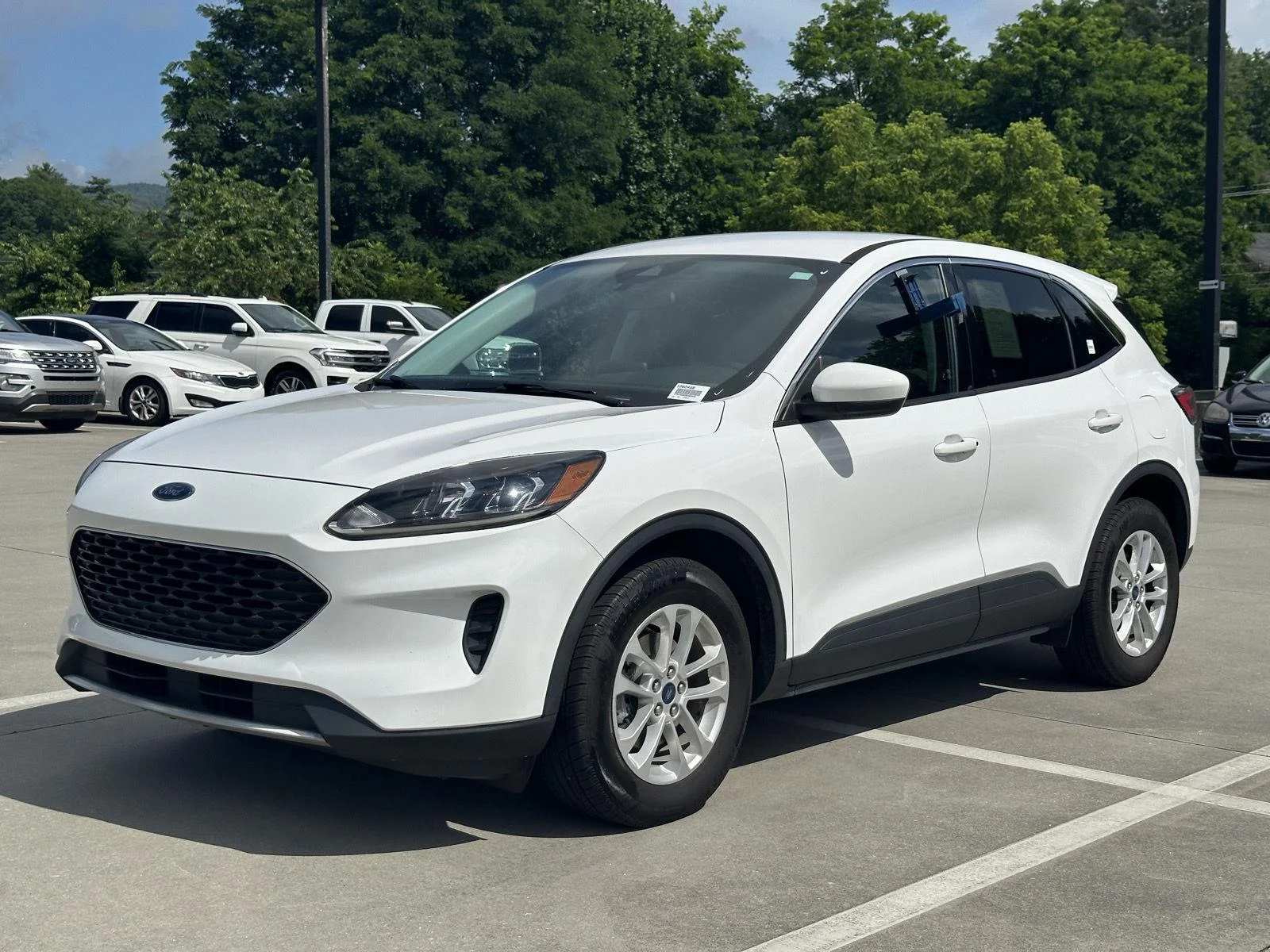 Used 2021 Oxford White Ford SE image 3