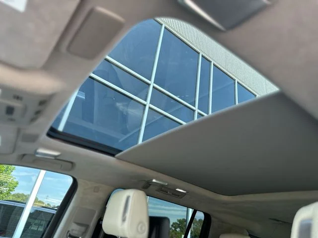 Used 2023 White Cadillac Sport Platinum image 23