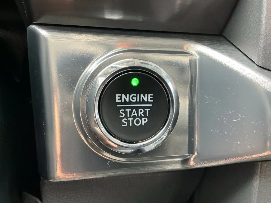 Used 2022 Silver Ford Lariat image 31