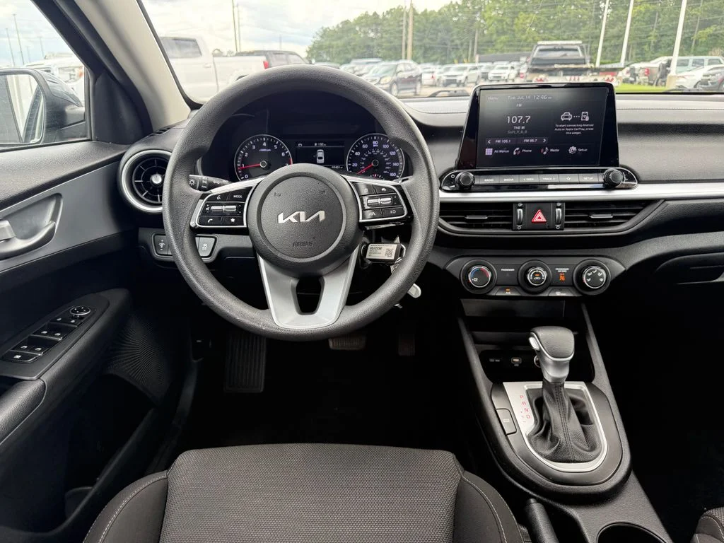 Used 2023 Gray Kia LXS image 8
