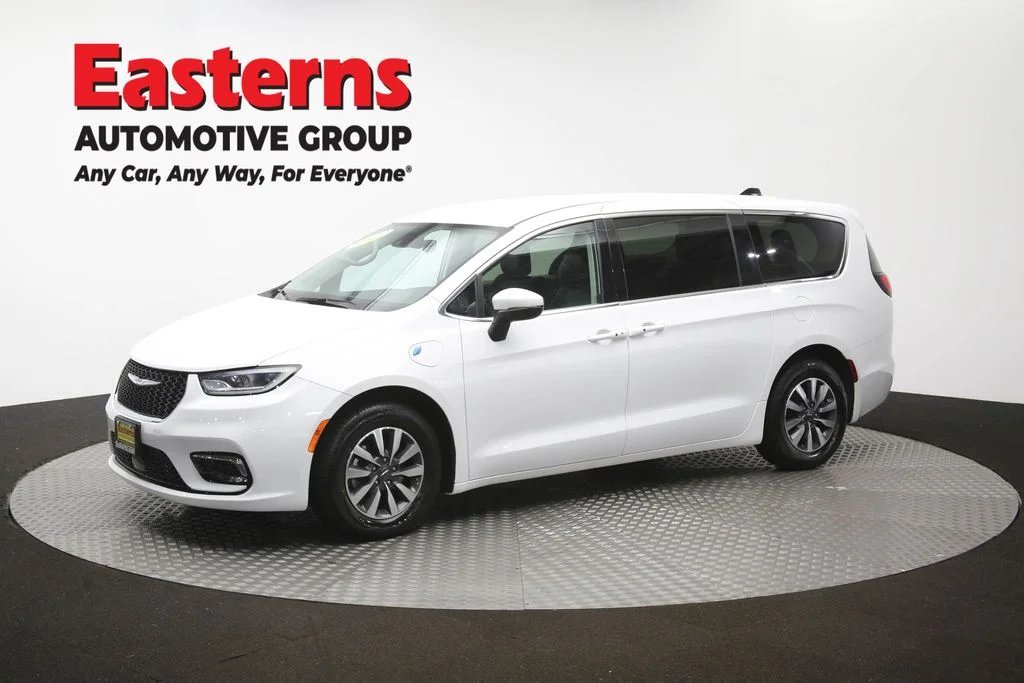 Used 2023 White Chrysler Touring L image 60