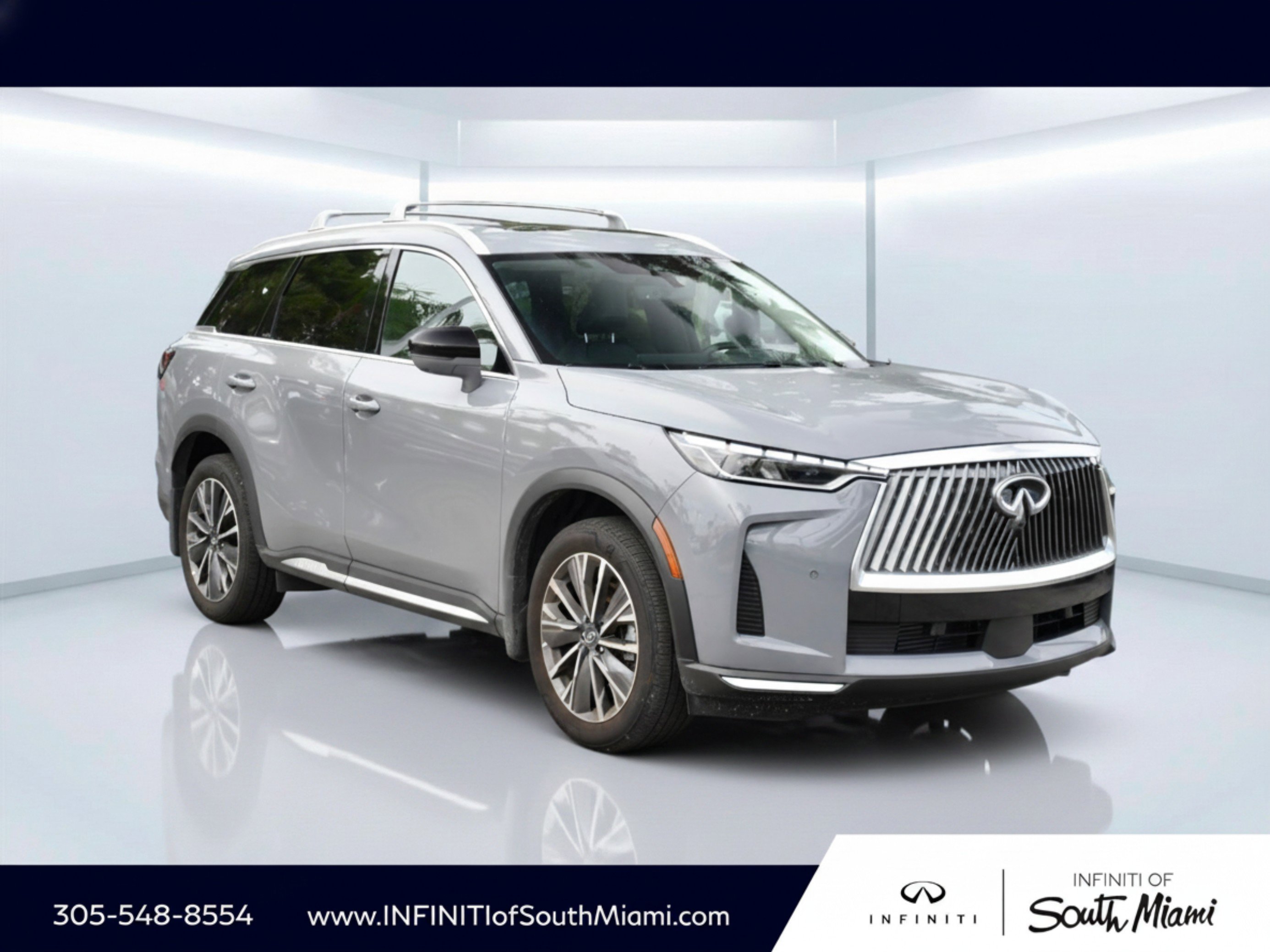 Certified Used 2026 Harbor Gray INFINITI LUXE image 3