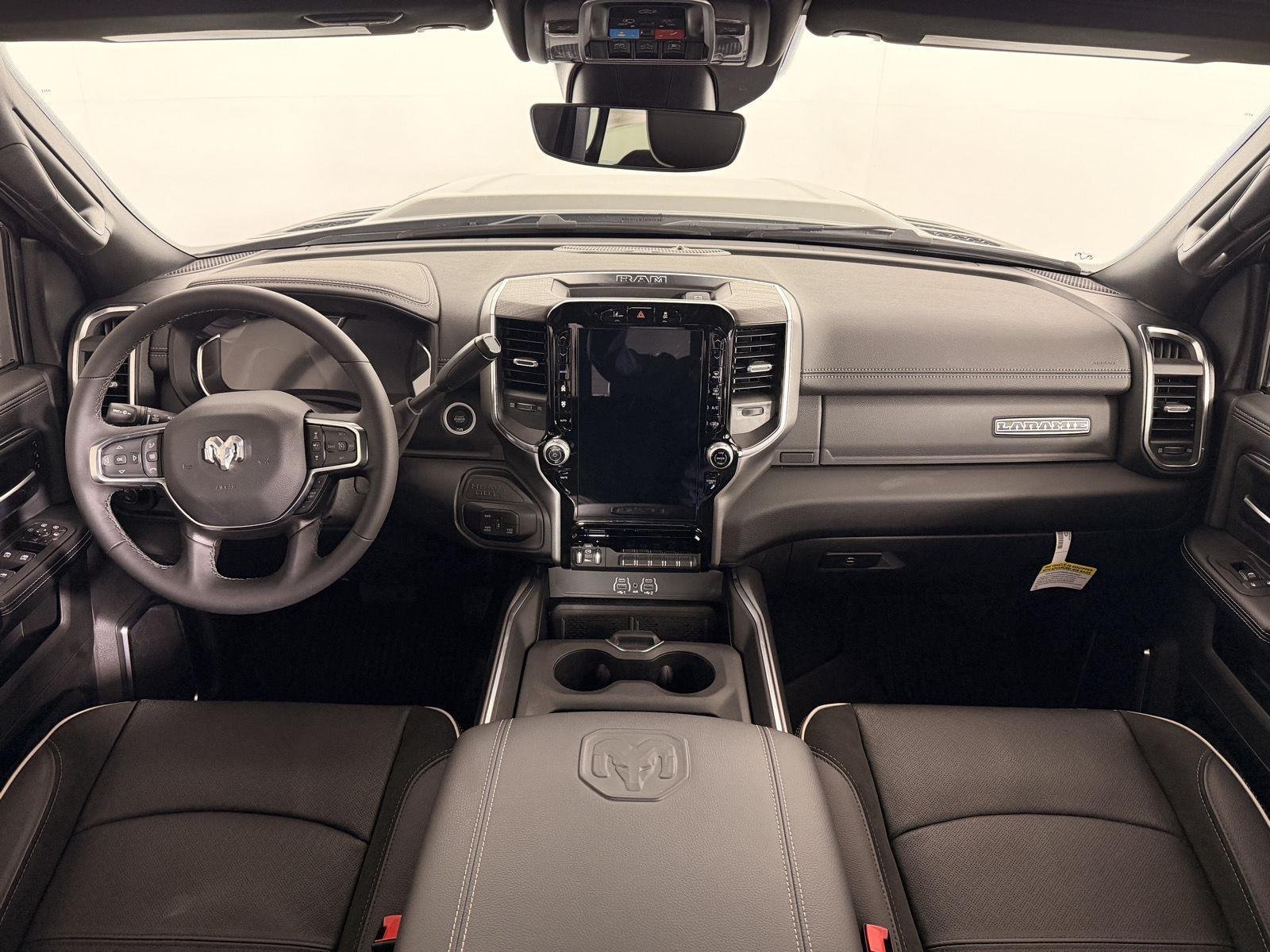 2026 RAM 3500 Laramie - Photo 21