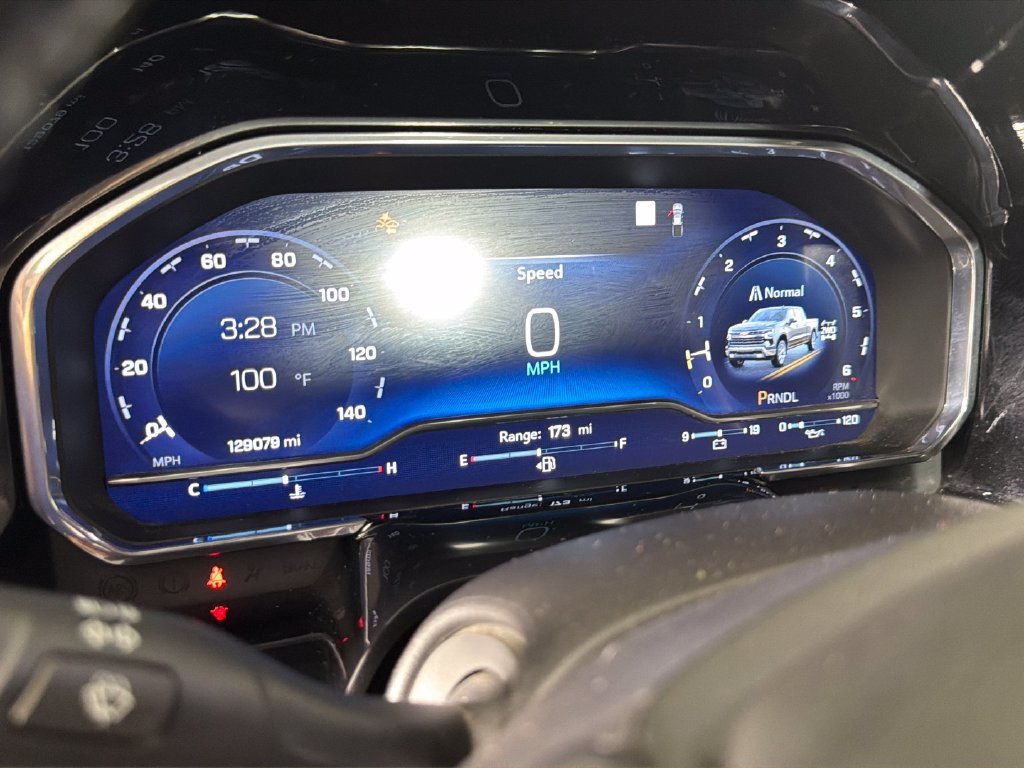 Used 2022 SUMMIT WHITE Chevrolet LT image 21