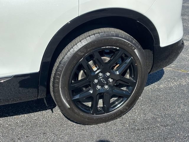 Certified Used 2024 Iridescent Pearl Tricoat Chevrolet RS image 9