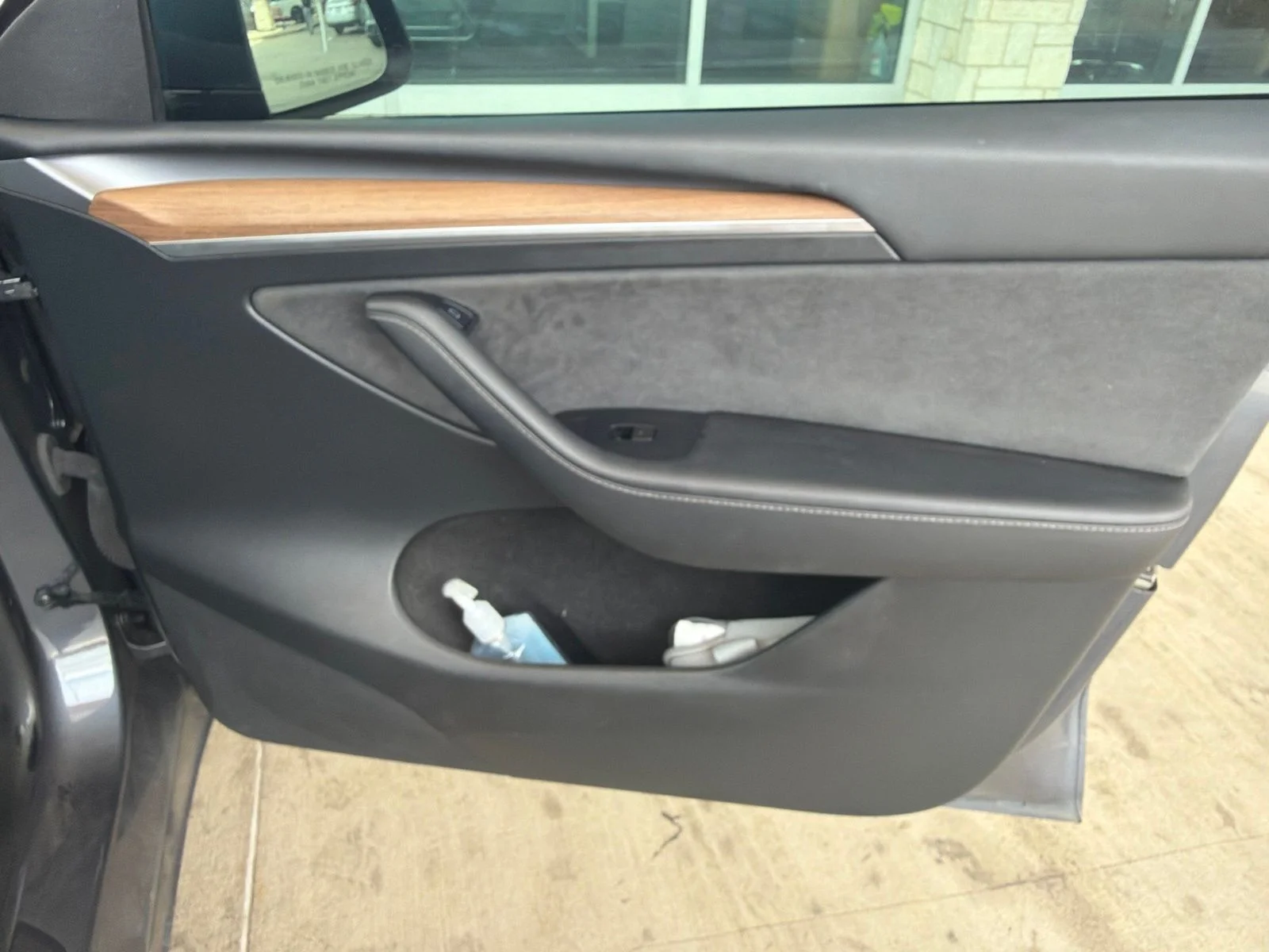 Used 2023  Tesla Long Range image 21
