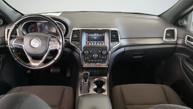 Used 2021 Gray Jeep Laredo E image 9