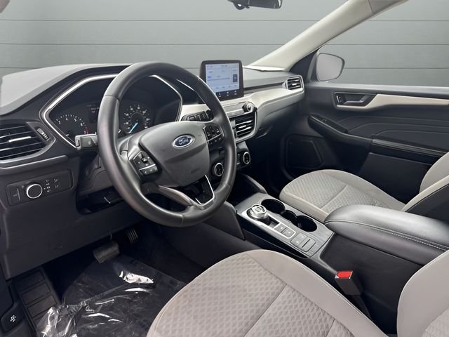 Used 2022 Blue Ford SE image 9