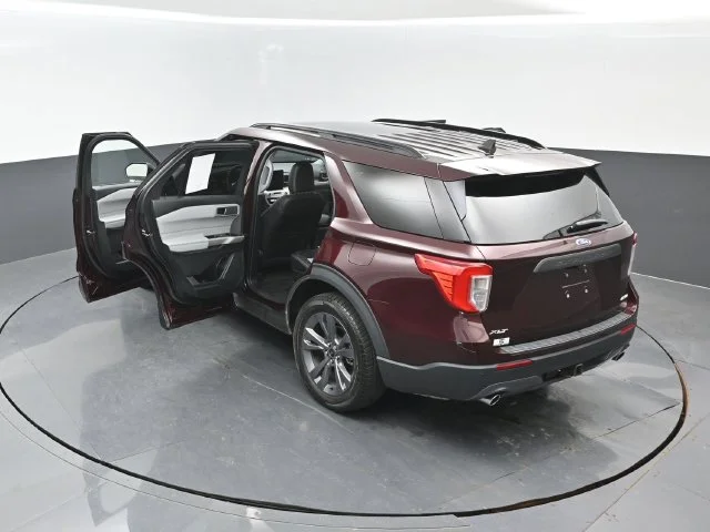 Certified Used 2022 Burgundy Velvet Tinted Clearcoat Ford XLT image 28