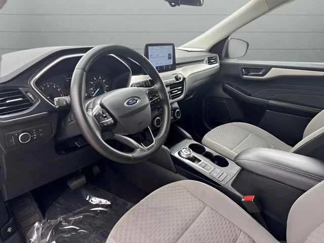 Used 2022 Blue Ford SE image 9