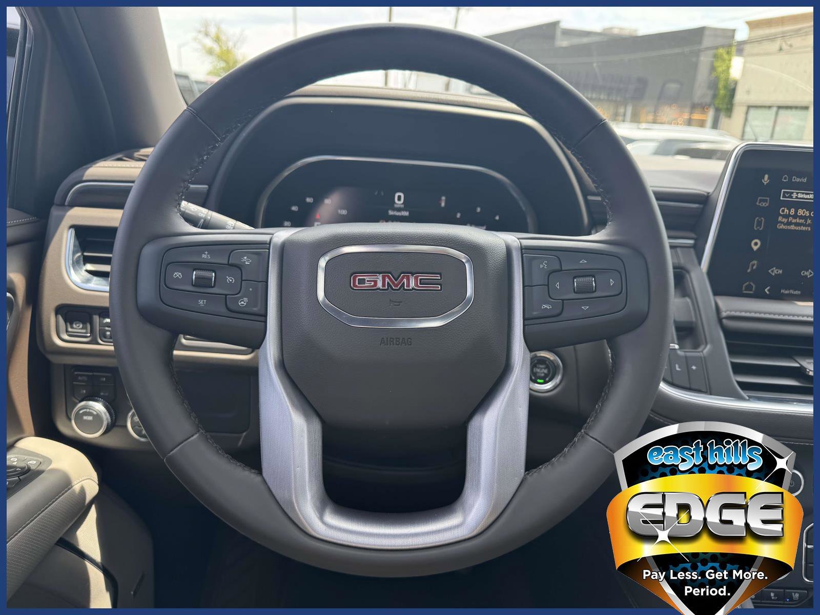 2023 GMC Yukon SLT - Photo 13