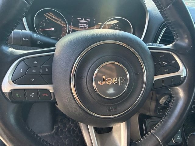 Used 2019 White Jeep Latitude image 20