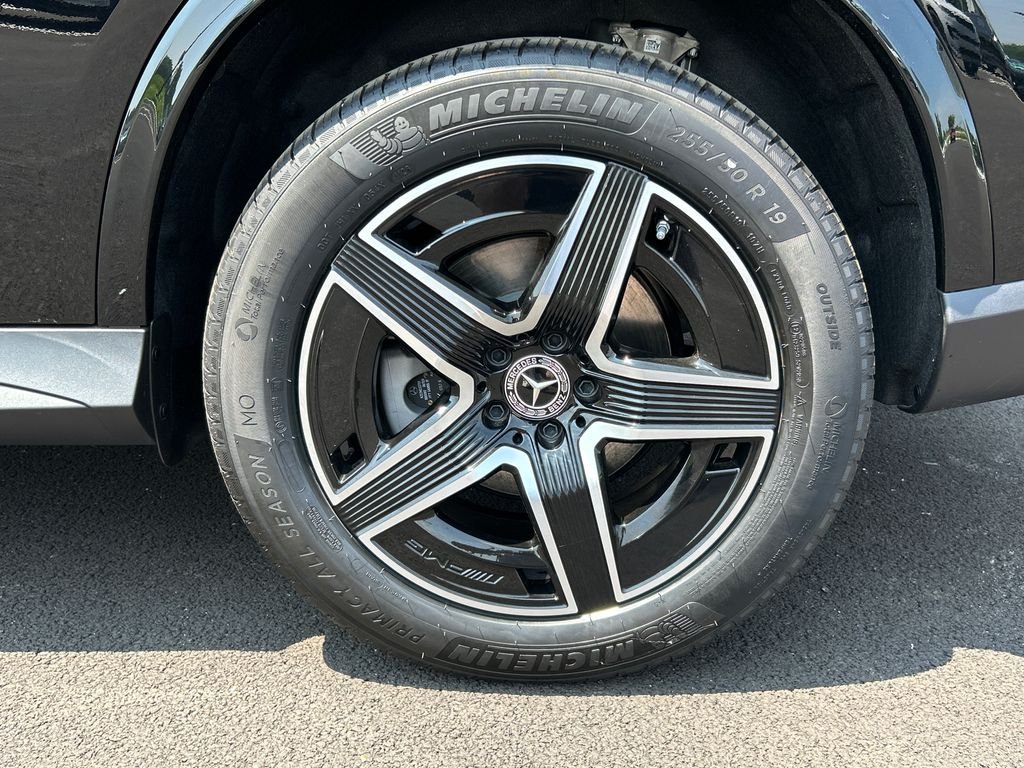 New 2026 Black Mercedes-Benz GLC 300 image 33