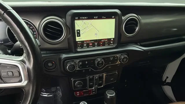 Used 2022 White Jeep Rubicon 4x4 image 26