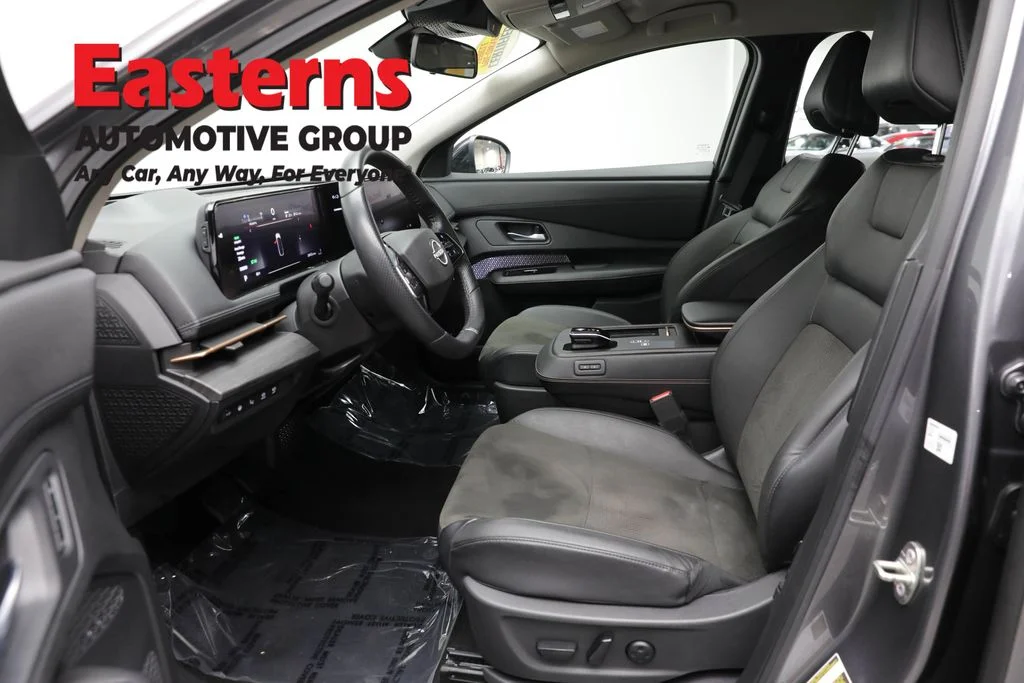 Used 2023 Gray Nissan ENGAGE image 13