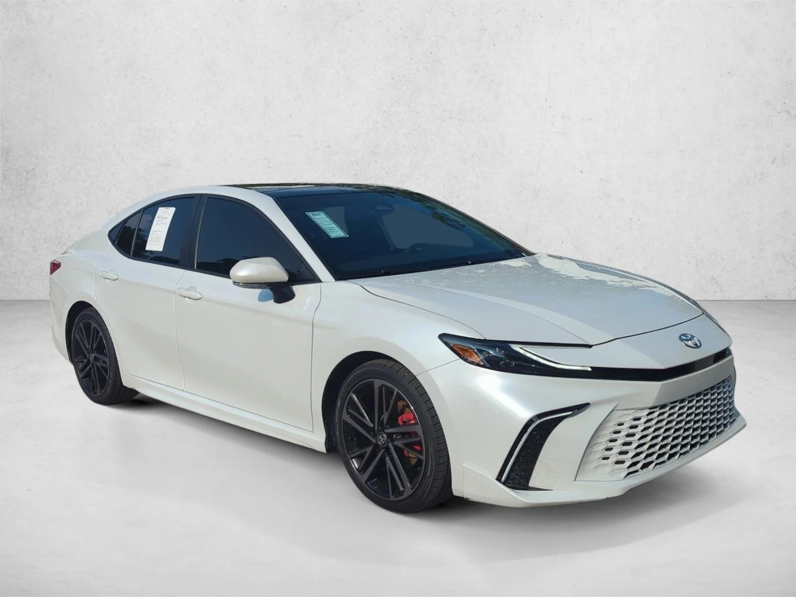 Used 2025 Wind Chill Pearl Toyota XSE image 3