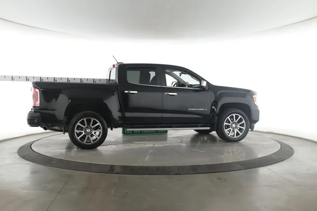 Used 2022 Black GMC Denali image 6