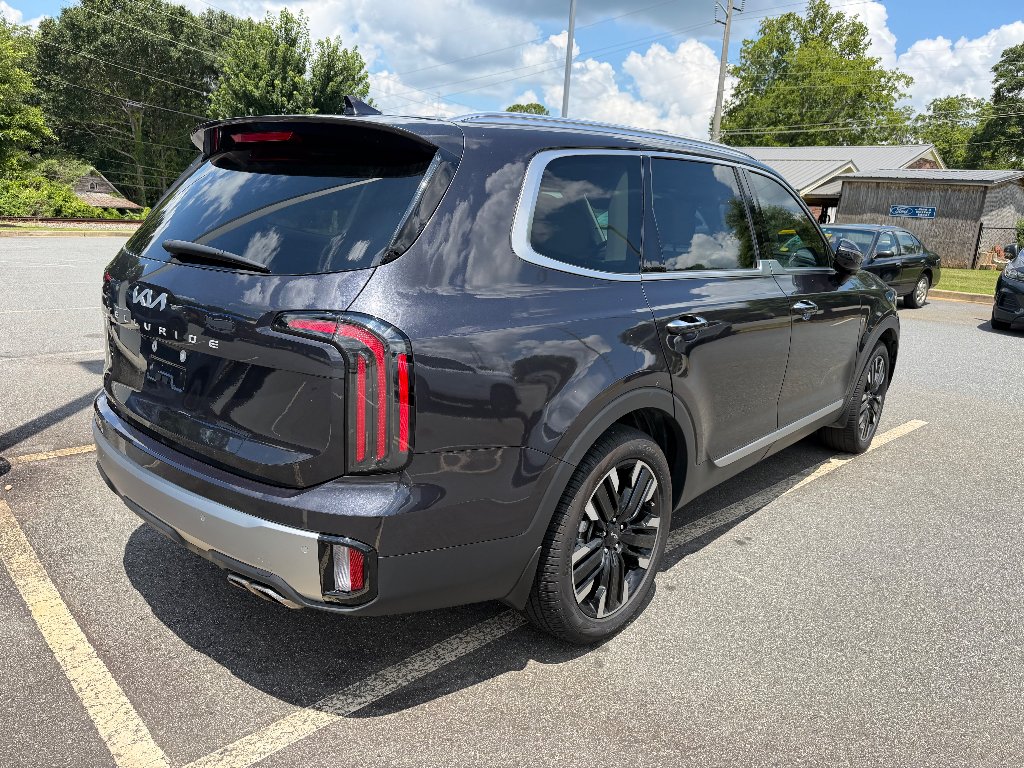 Used 2025 Gray Kia SX image 4