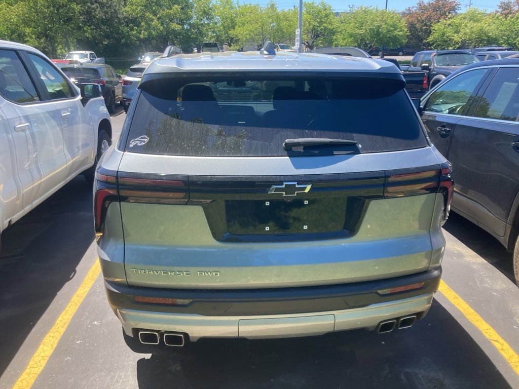 Used 2025 Sterling Gray Metallic Chevrolet LT image 5