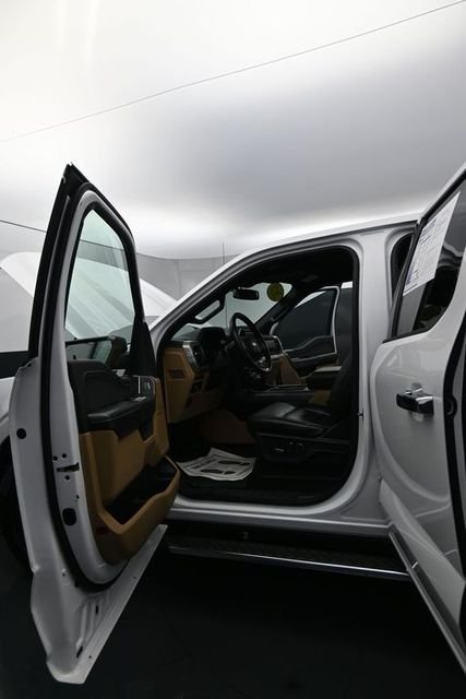 Used 2021 Oxford White Ford XLT image 12