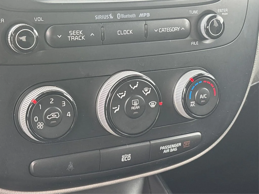 Used 2016 Black Kia Base image 28