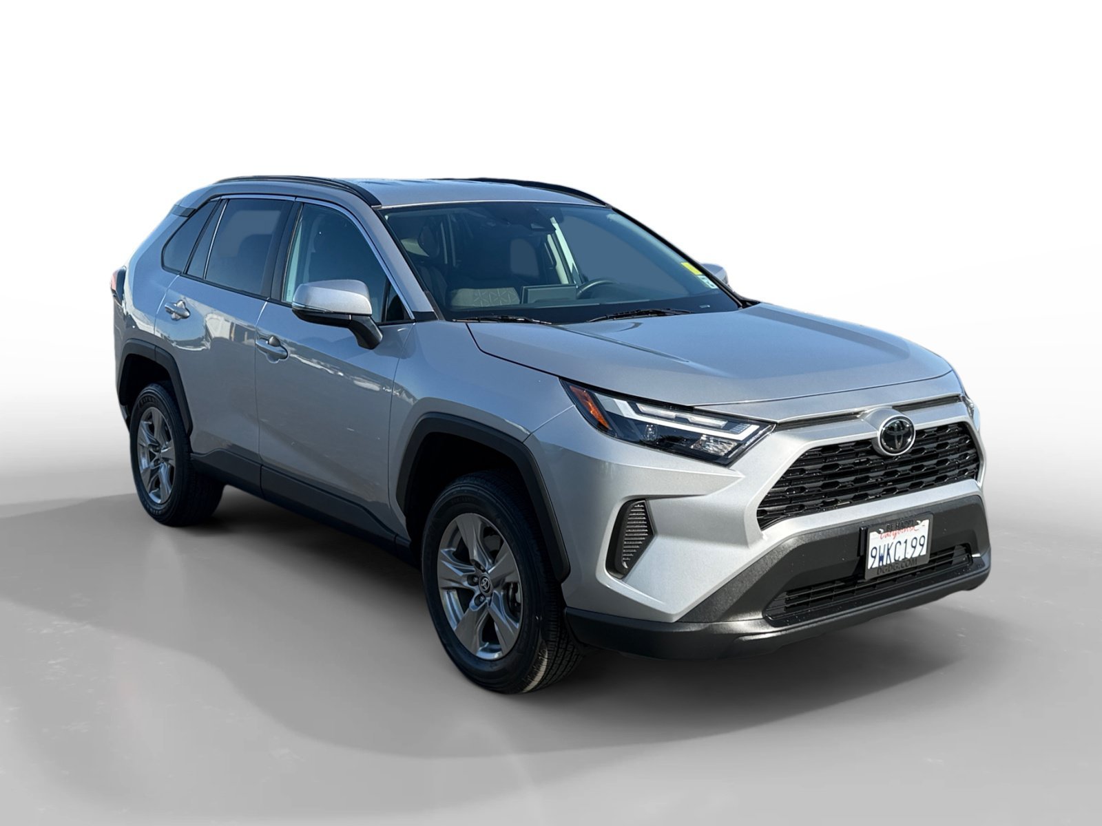Used 2025 Silver Sky Metallic Toyota XLE image 7