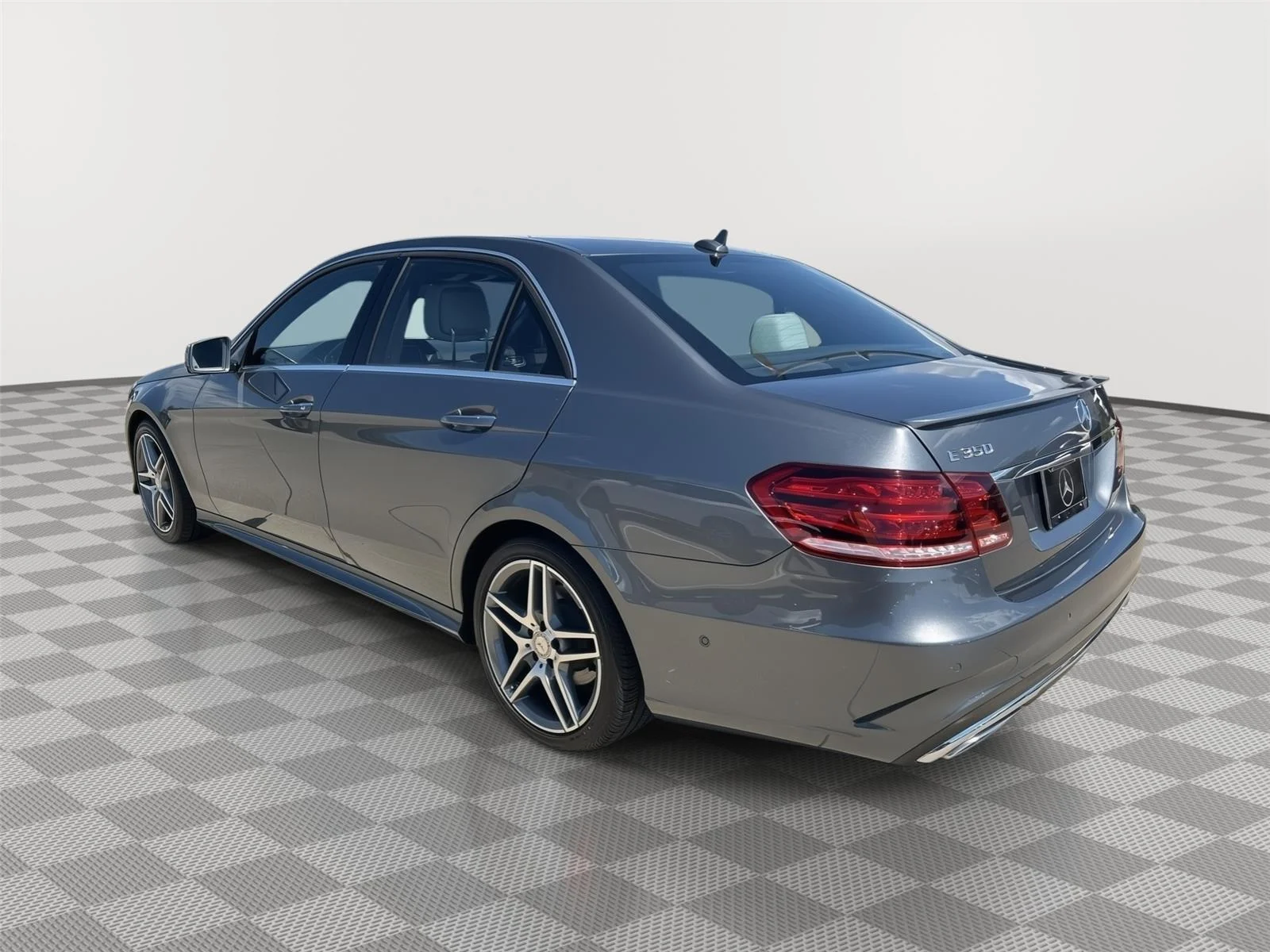 Used 2016 Selenite Grey Metallic Mercedes-Benz E 350 Sport image 5