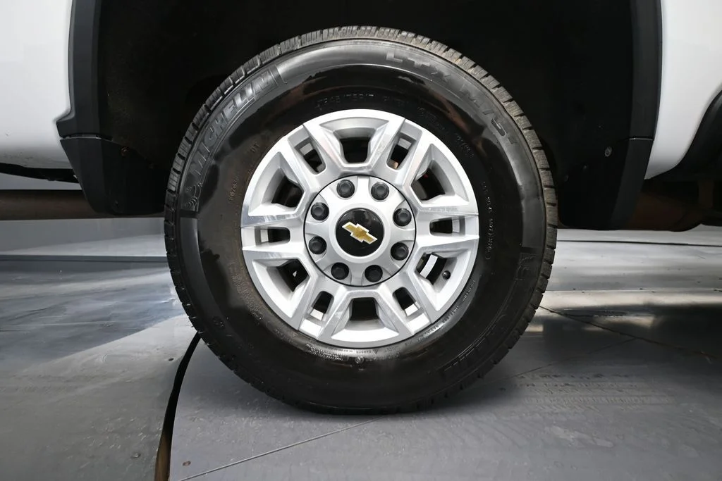 Used 2022  Chevrolet LT image 17