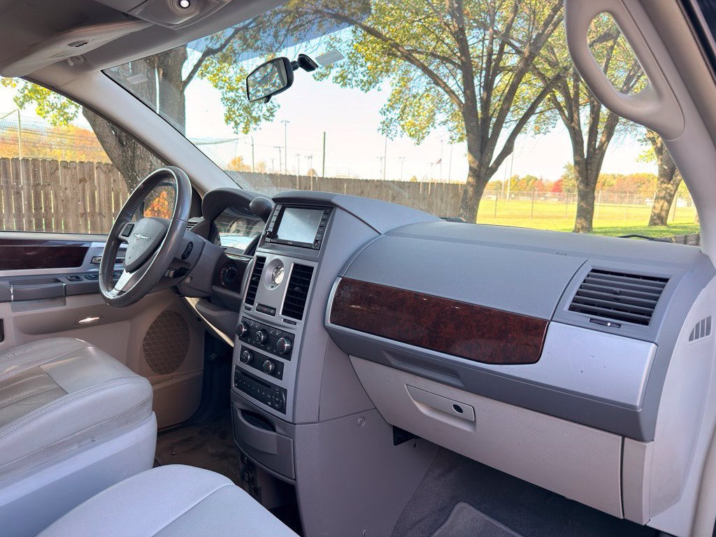 Used 2009 Blue Chrysler Touring image 36
