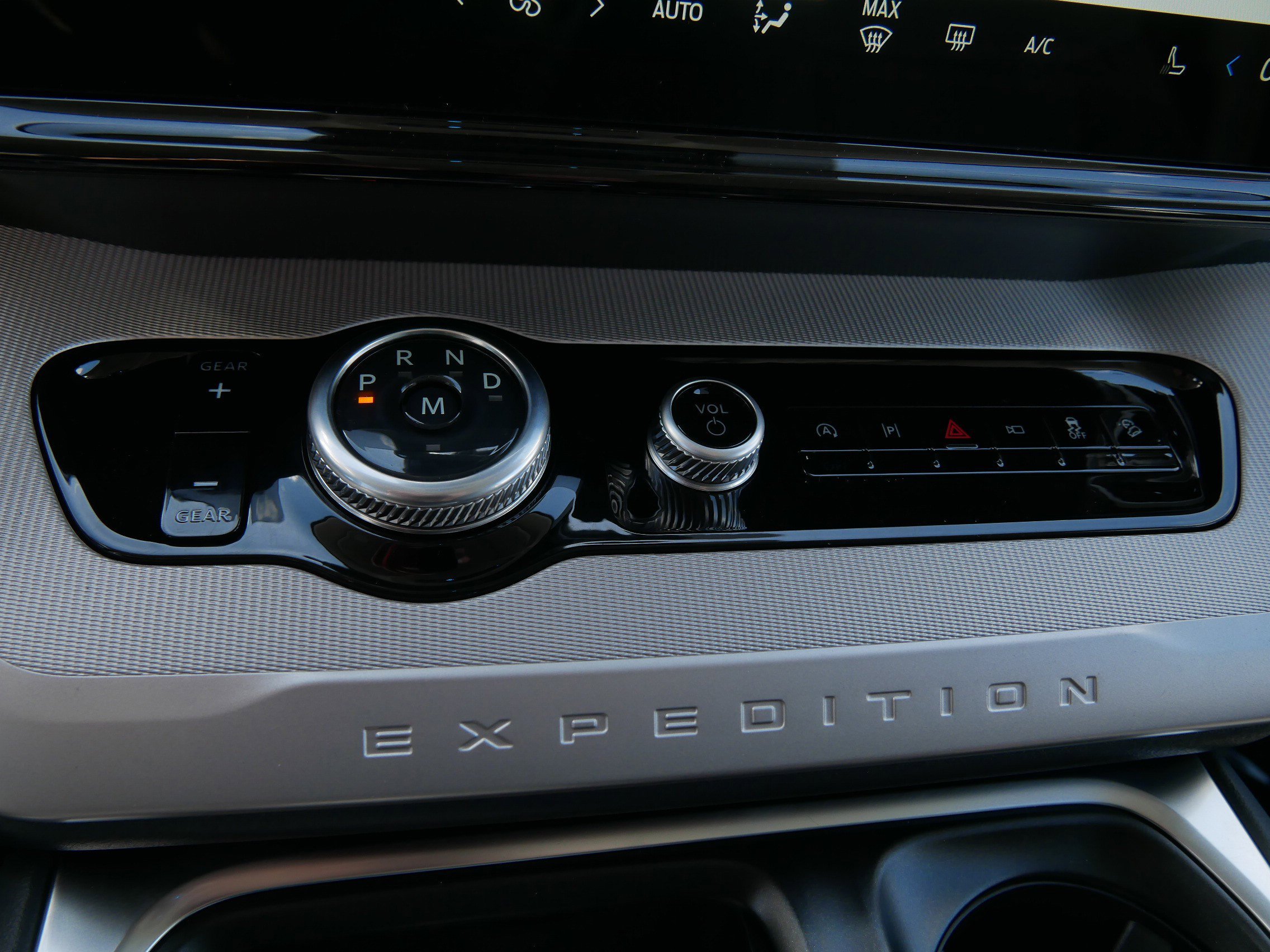 2026 Ford Expedition Active - Photo 14
