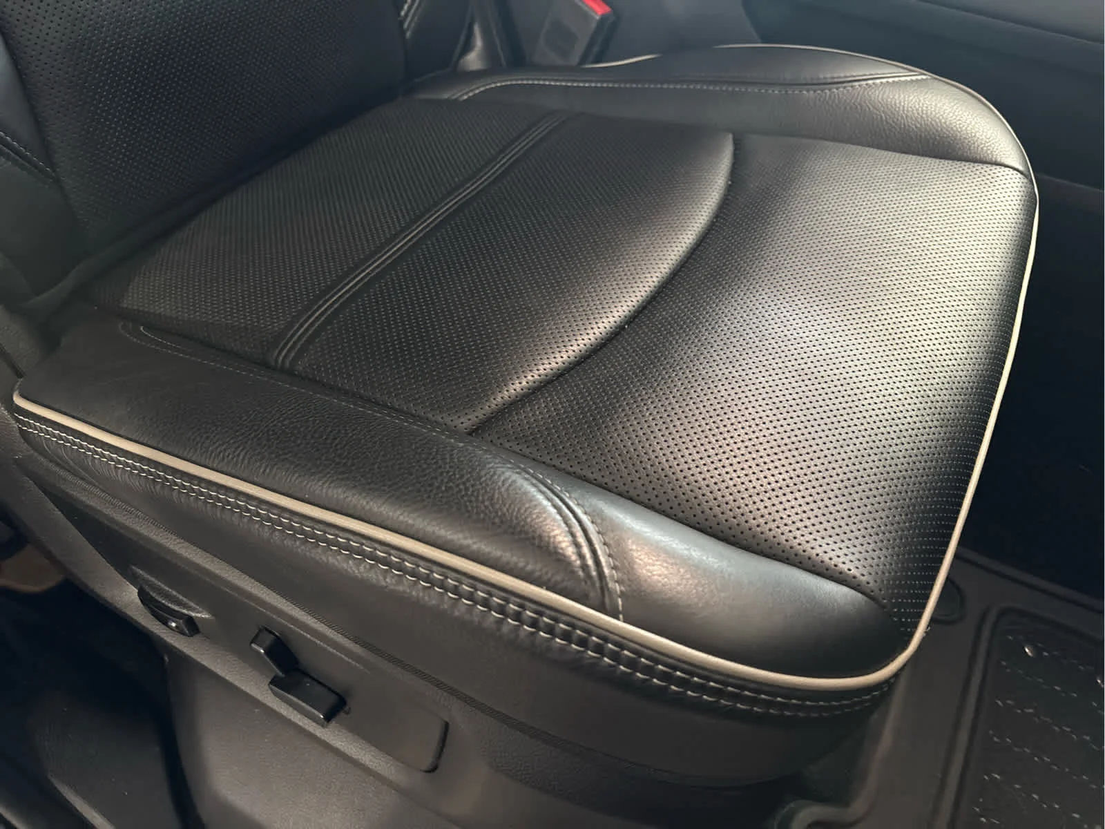 Used 2021  Ram Limited image 12
