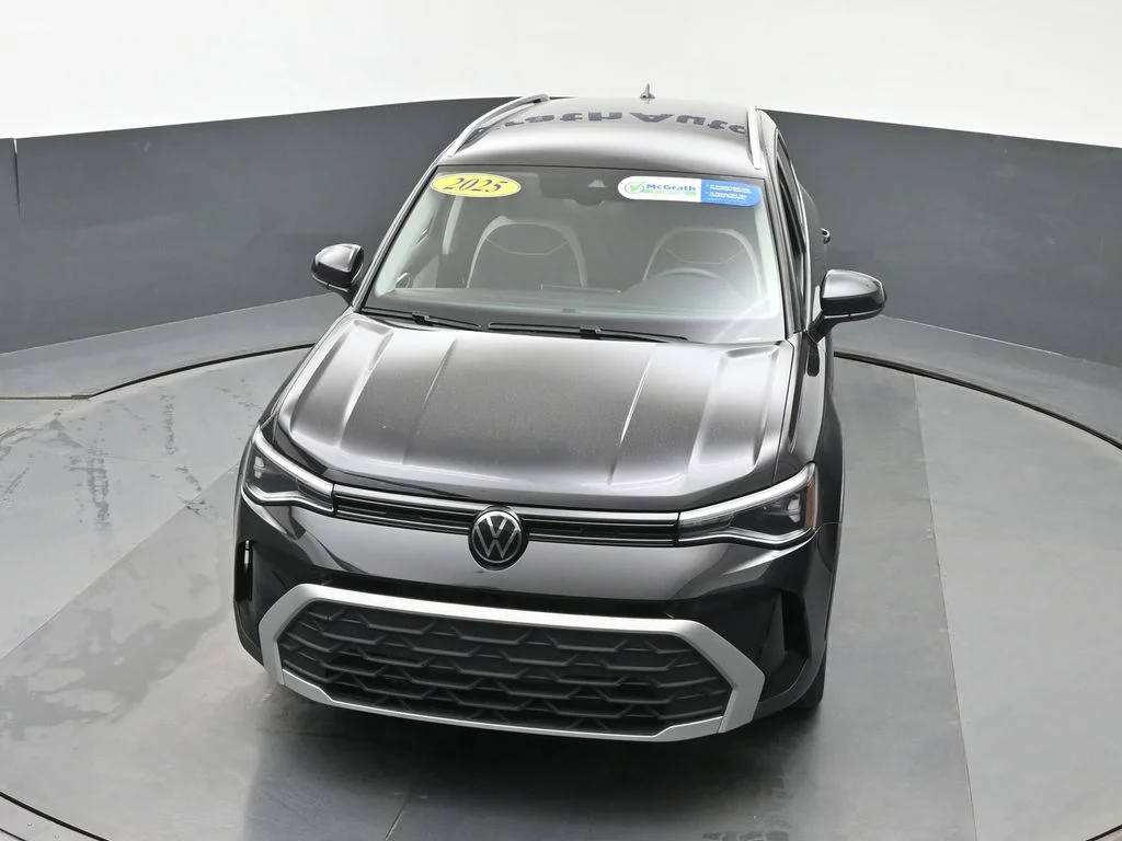Used 2025 Black Volkswagen 1.5T SE image 27