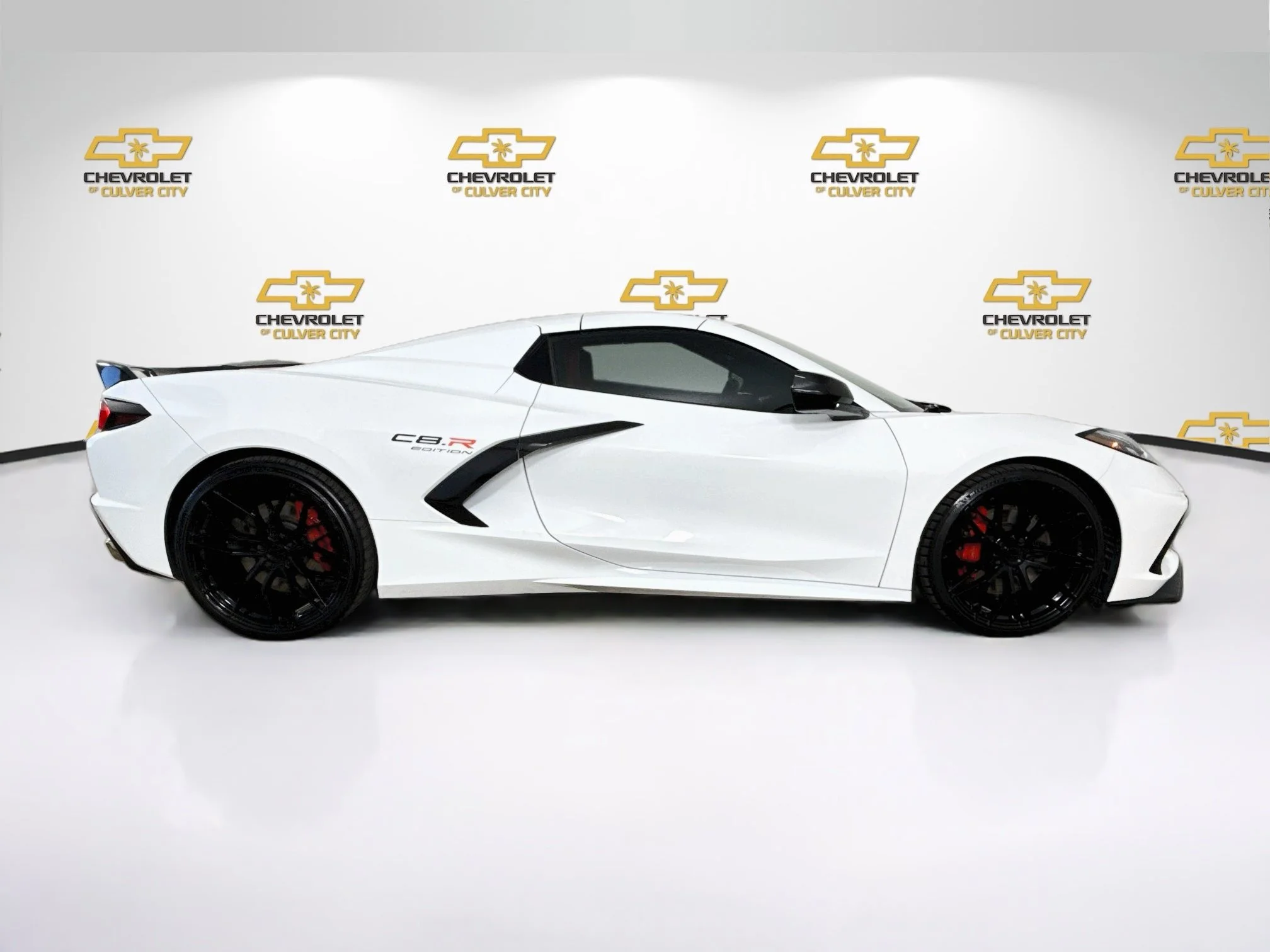 Used 2020 ARCTIC WHITE Chevrolet 1LT image 9