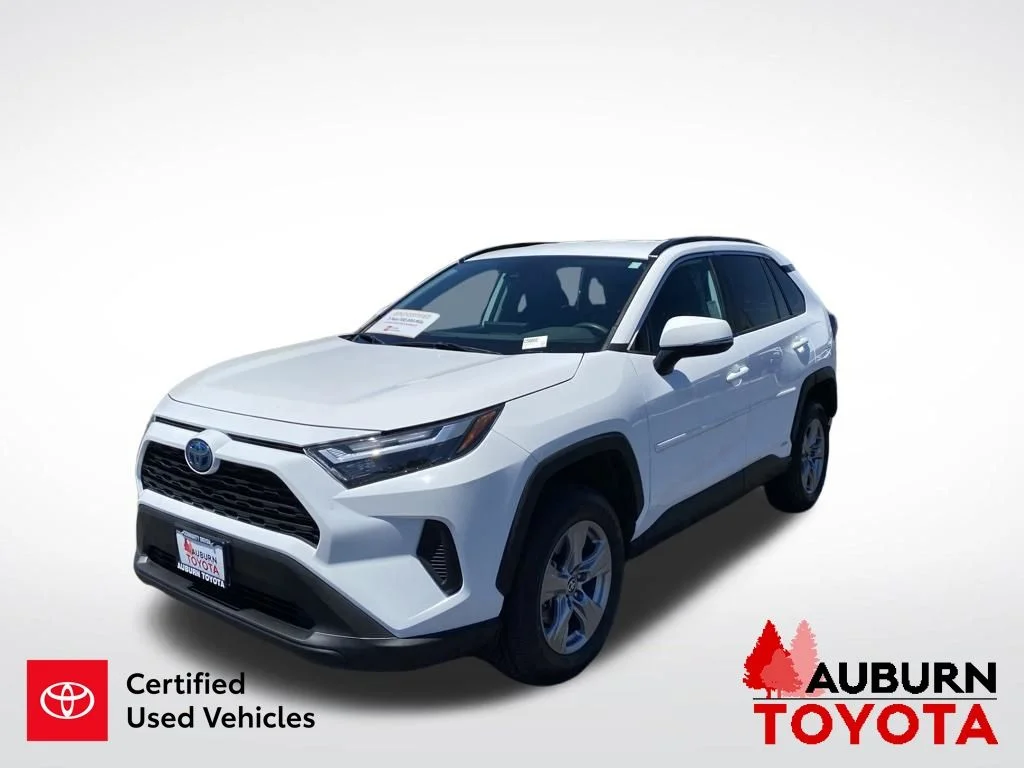 Certified Used 2024 Ice Cap Toyota LE image 4