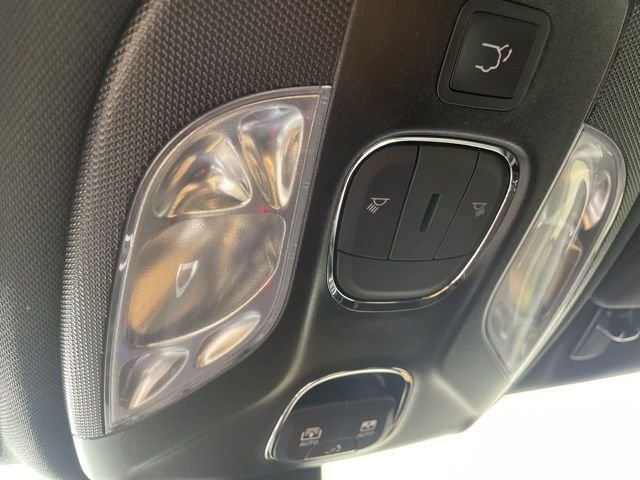 New 2026 Hydro Blue Pearlcoat Jeep Latitude image 40