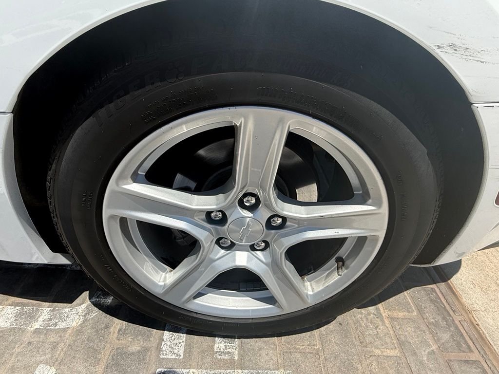 Used 2020 Summit White Chevrolet 1LT image 8