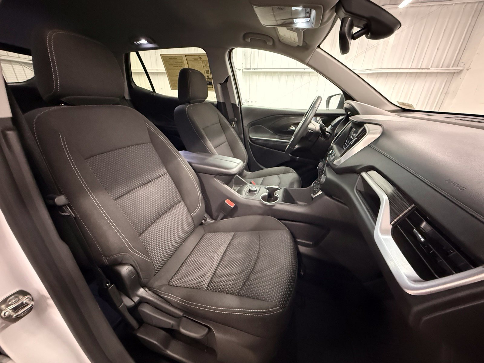 Used 2024 White GMC SLE image 25