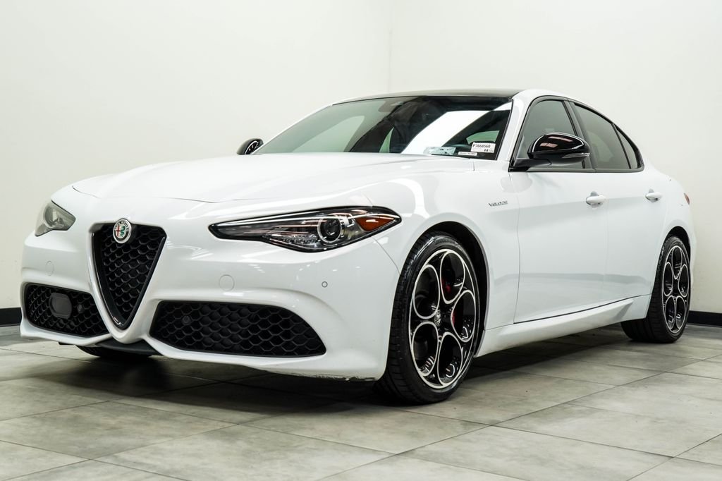 Used 2023 White Alfa Romeo Veloce image 9