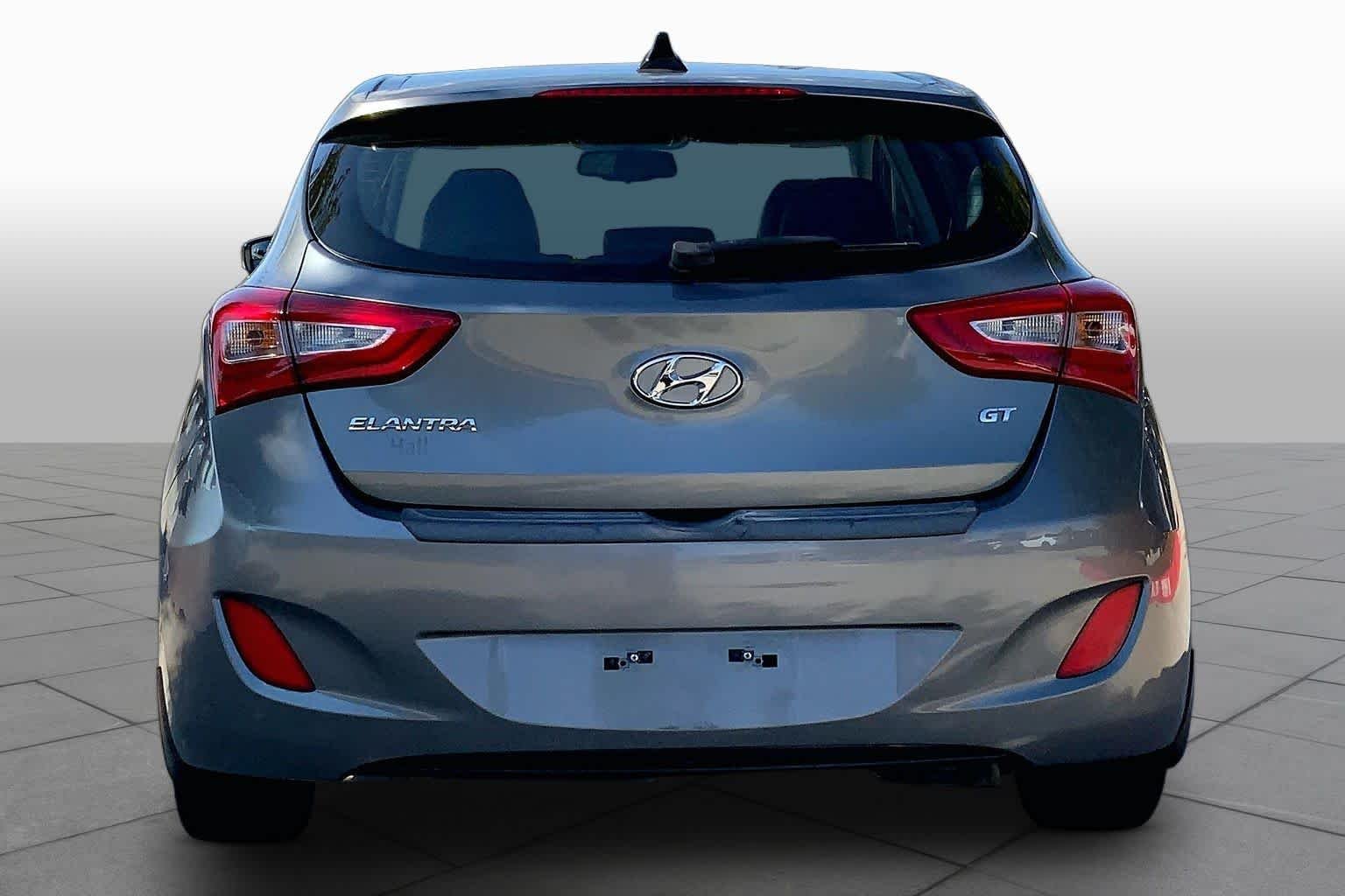 Used 2016 Galactic Gray Hyundai  image 5