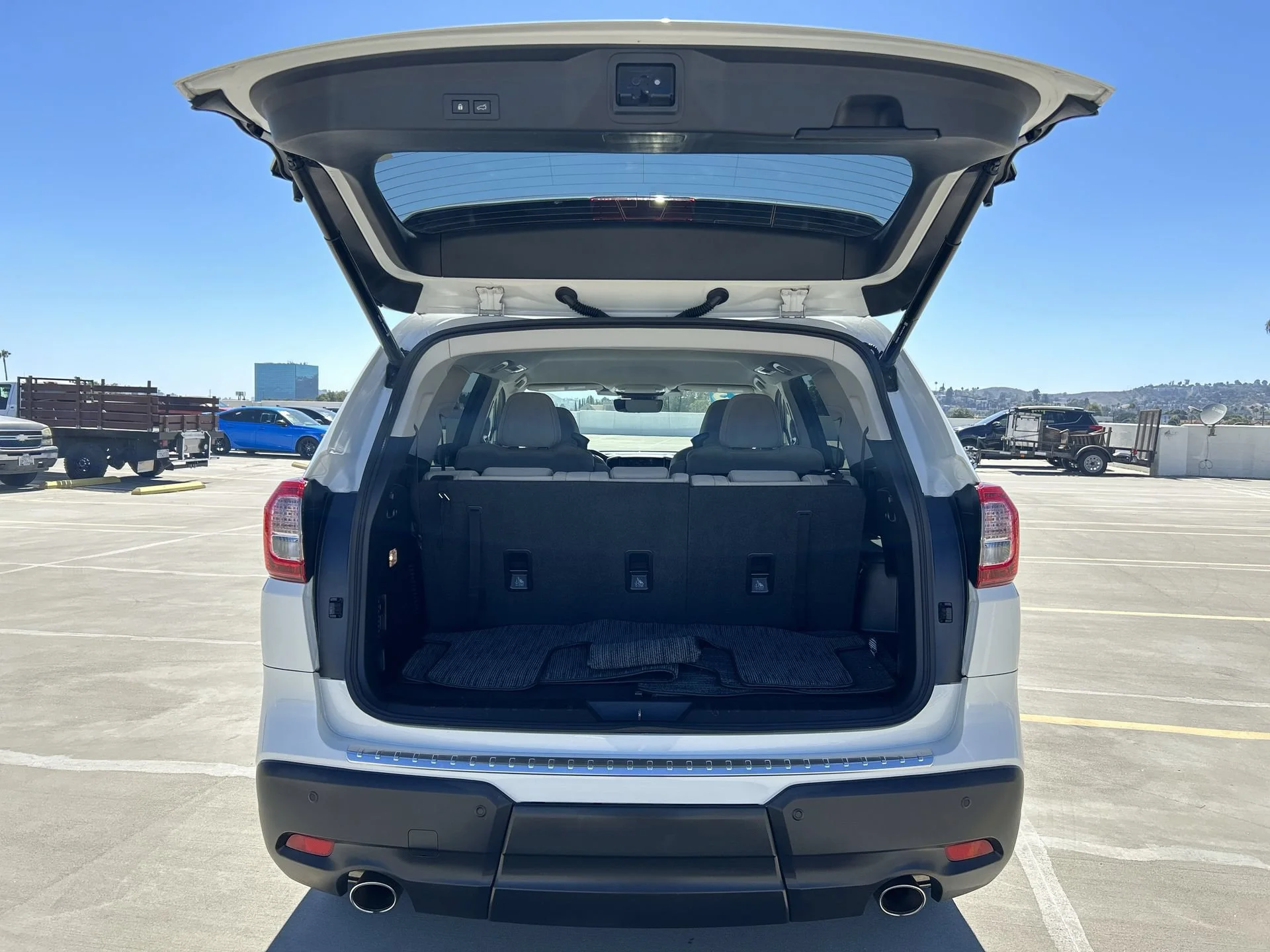 Used 2023 Crystal White Pearl Subaru Premium image 19