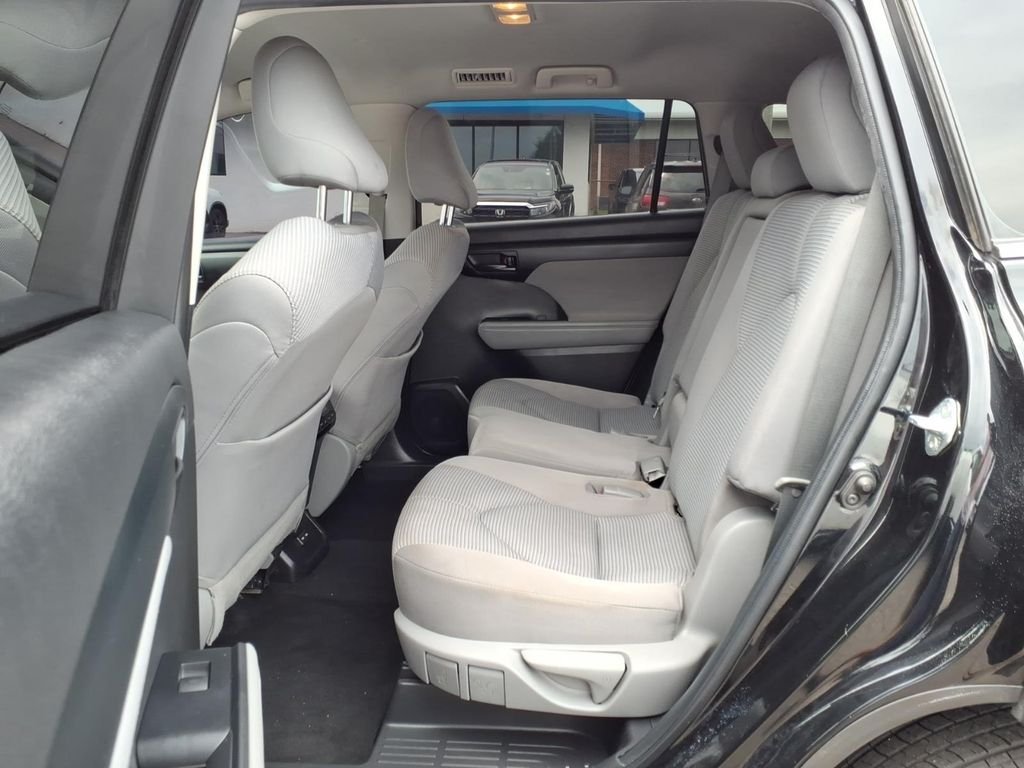 Used 2022 Midnight Black Metallic Toyota LE image 5