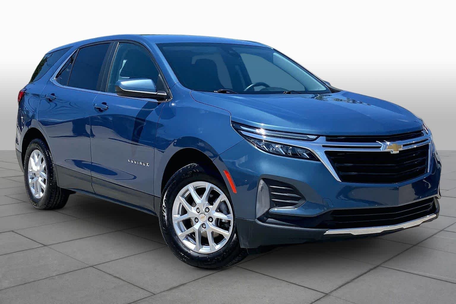 Used 2024 Lakeshore Blue Metallic Chevrolet LT image 3