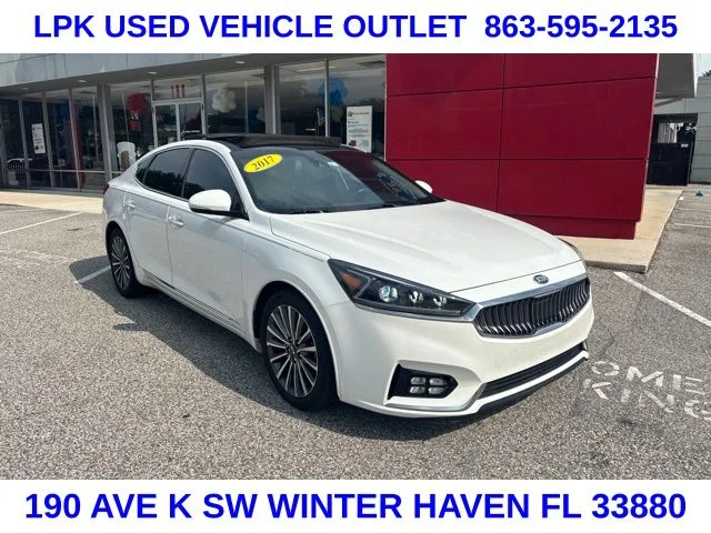 Used 2017 White Kia Technology image 1