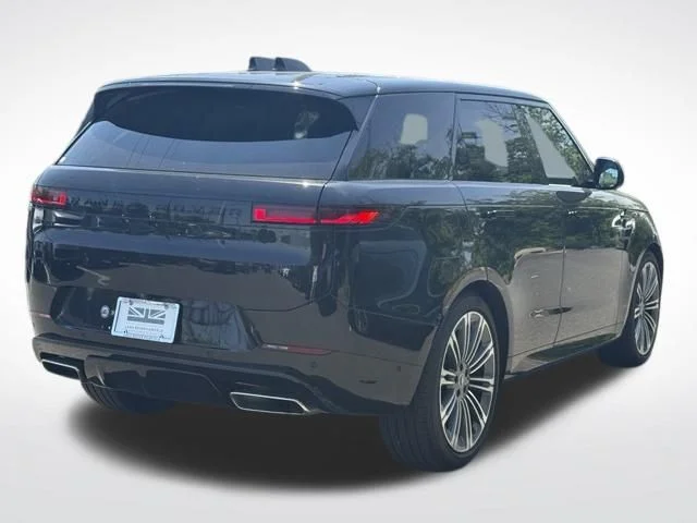 Certified Used 2025 Black Land Rover Dynamic SE image 6