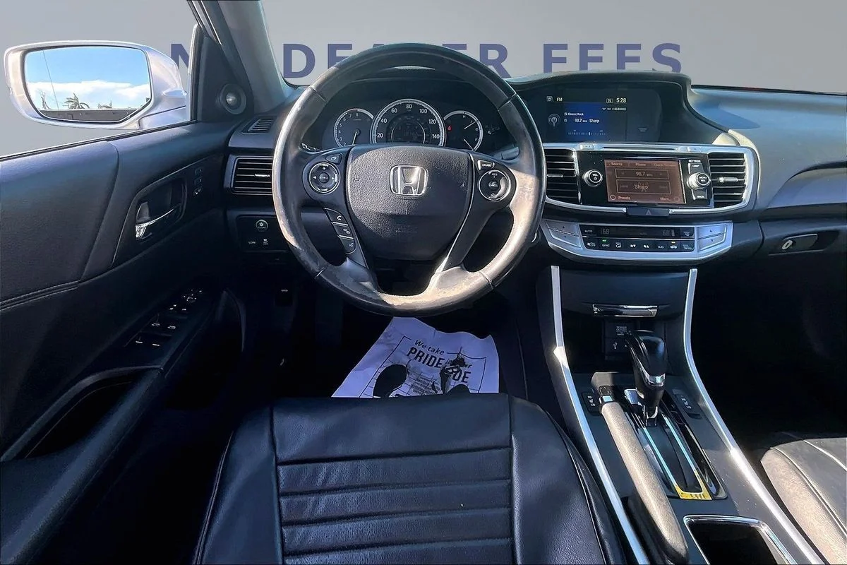 Used 2013 Silver Honda EX-L image 8