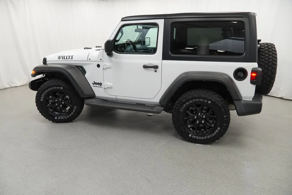 Used 2022 White Jeep Willys image 15