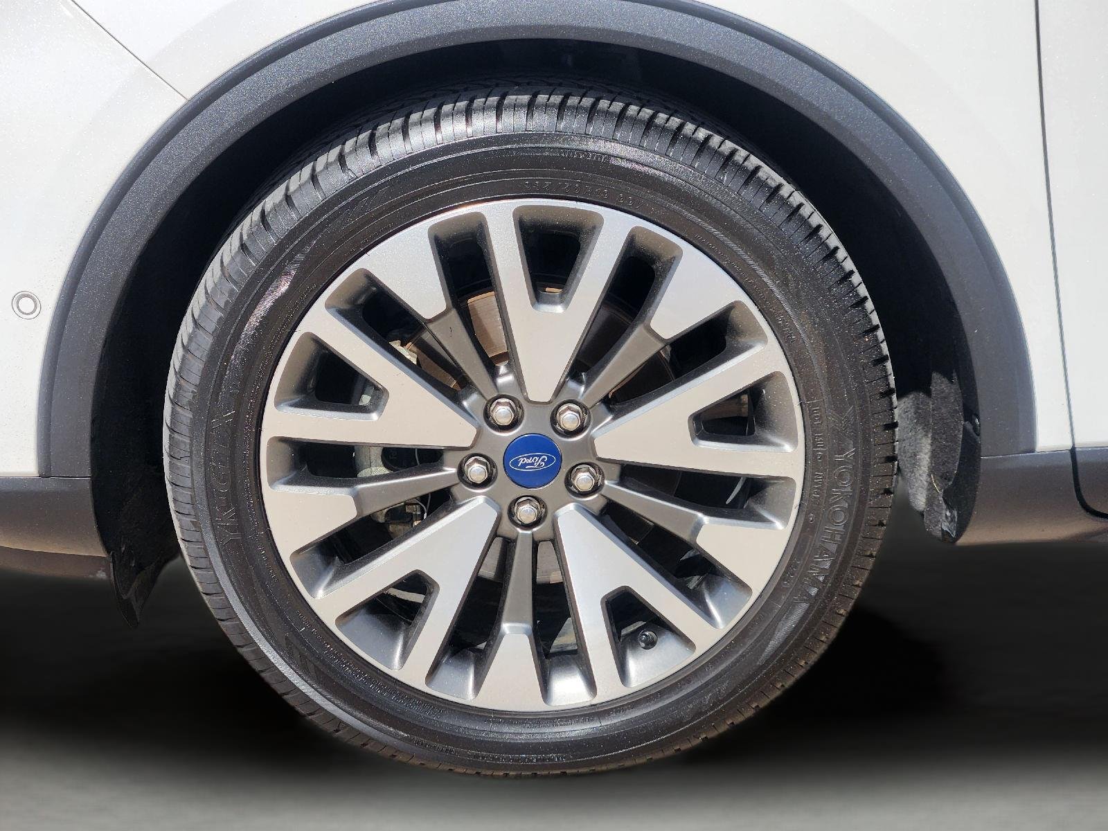 Used 2020 Star White Metallic Tri-Coat Ford Titanium image 9